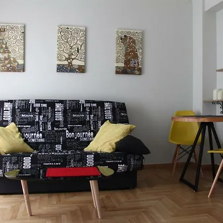 Apartment Cheery In The Center Of *